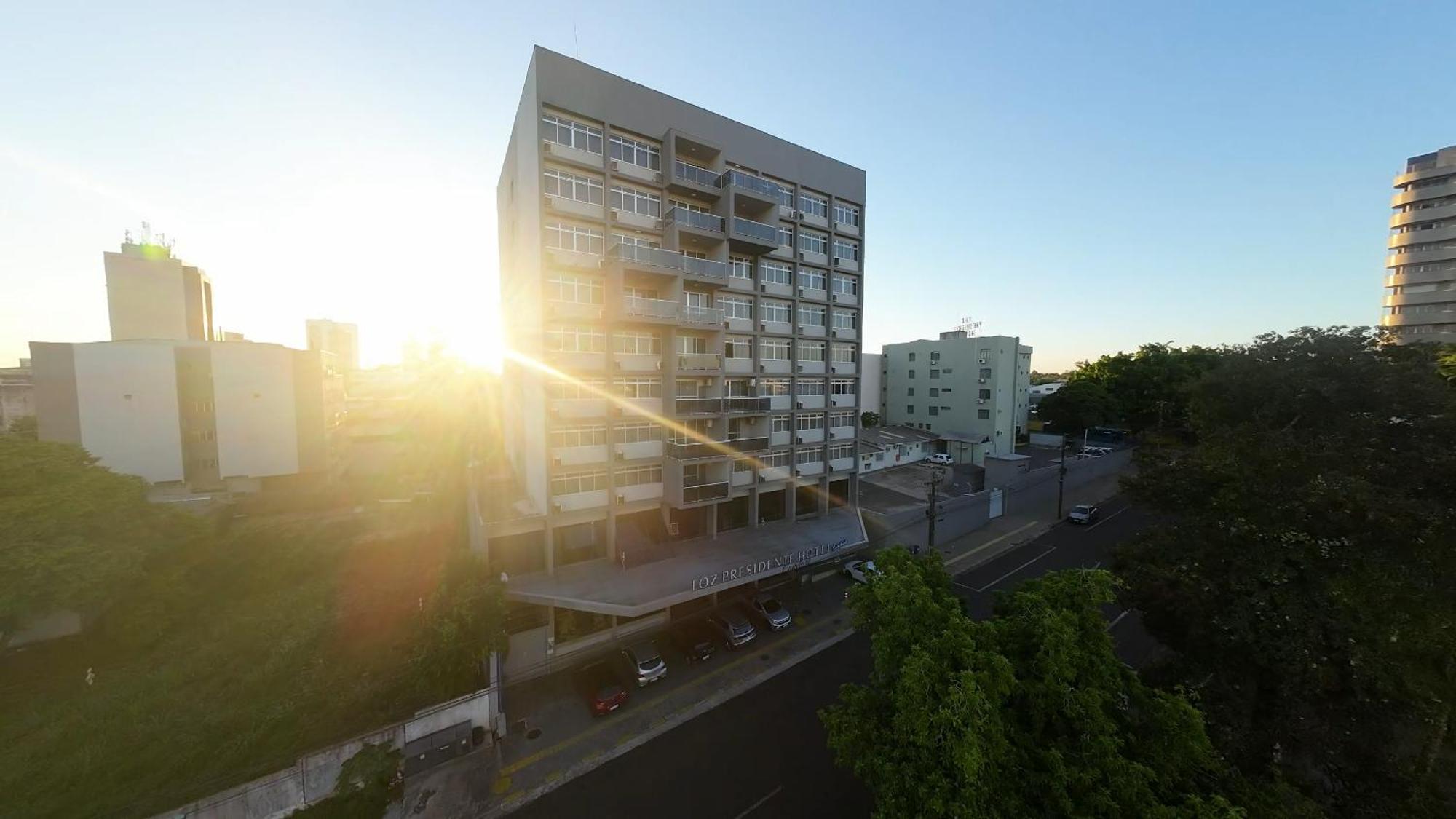 Hospedando no Centro de Foz do Iguaçu: 4 Hotéis 4 Estrelas Comparados